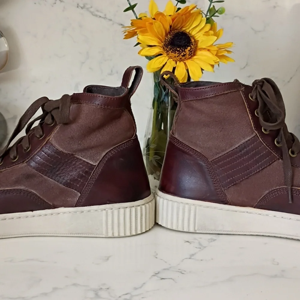 John Varvatos Men's Brown Leather Chukka Boots with Cream Sole